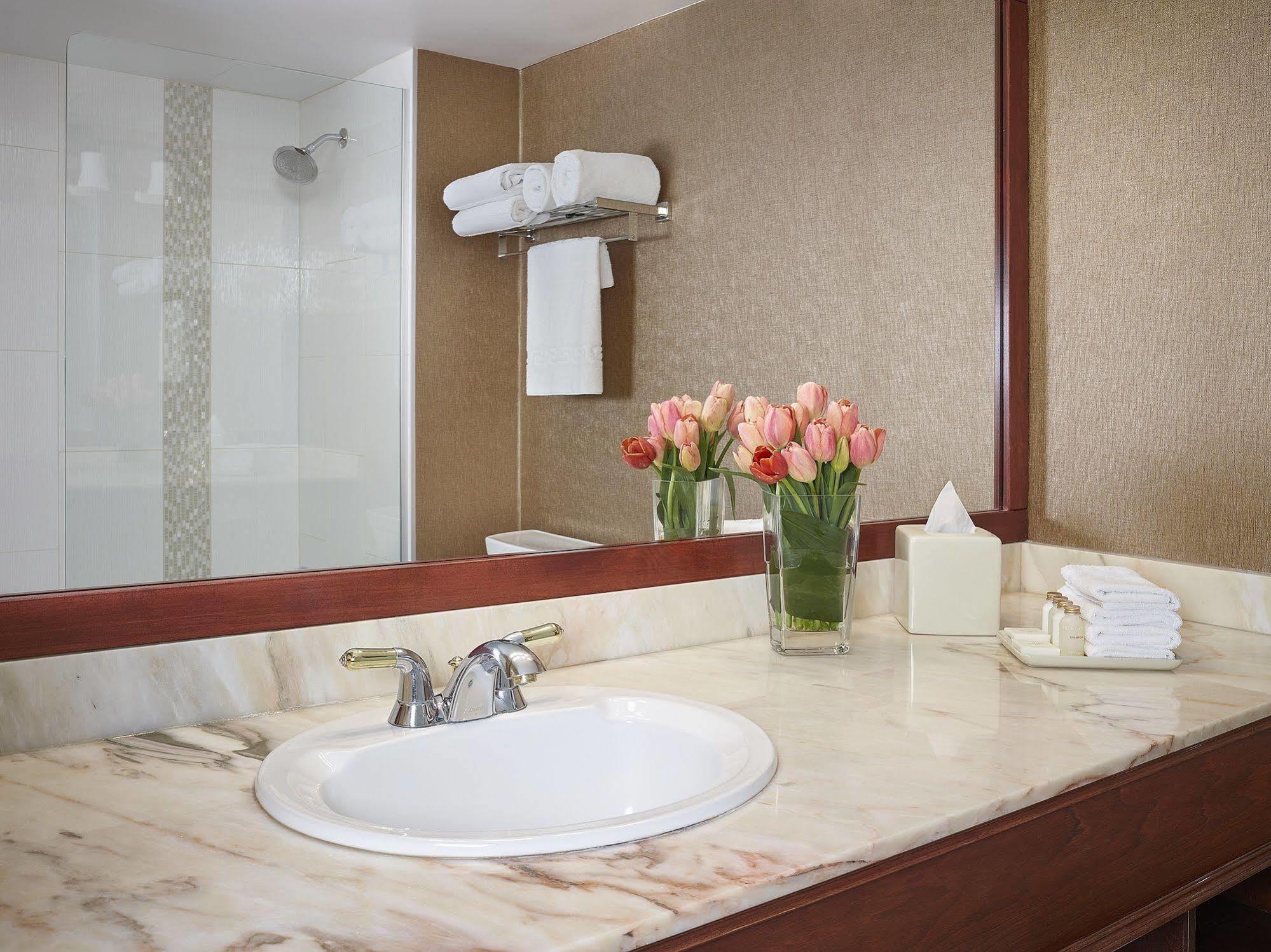 אדמונטון Varscona Hotel On Whyte מראה חיצוני תמונה